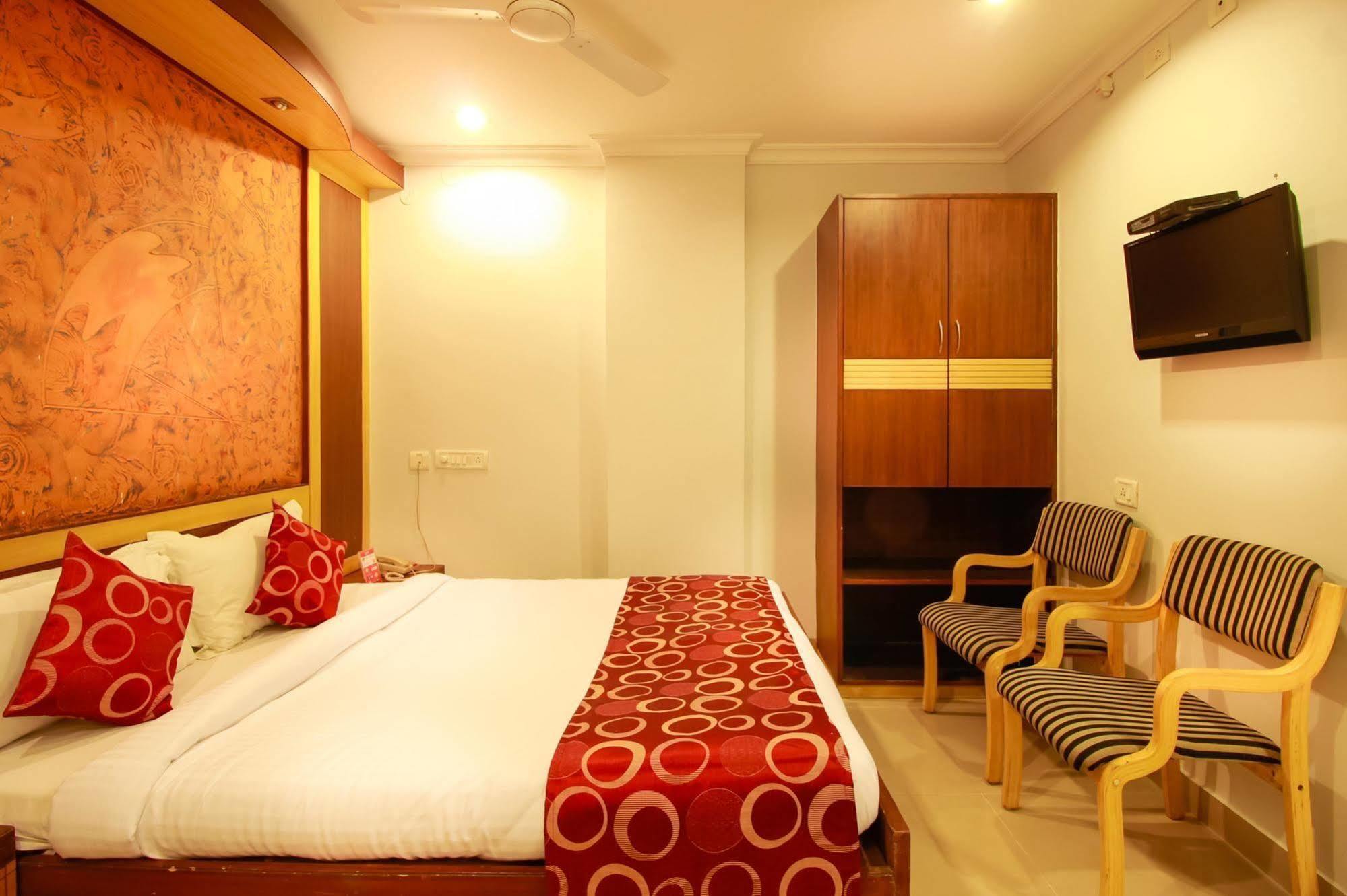 Balaji Residency Hotel Hyderabad Exterior photo